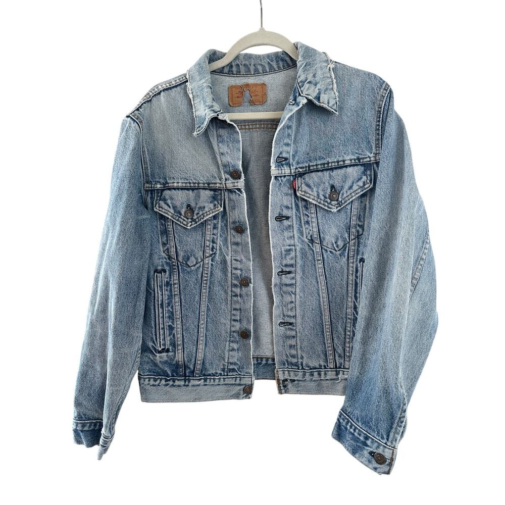VTG 80s Levi’s 527 Denim Trucker Jacket III USA Distressed Jean Jacket 40